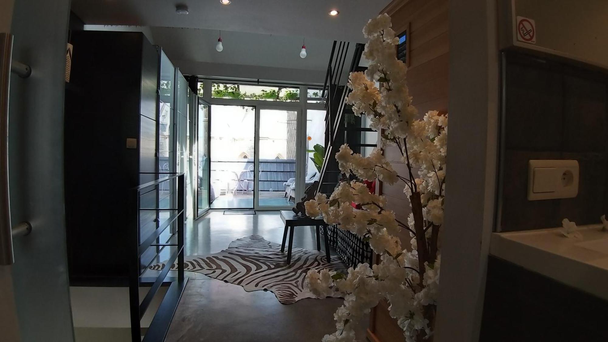 Апартаменты Wellness Loft With Sauna, Jacuzzi, Roof Terrace & Amazing View Антверпен Экстерьер фото